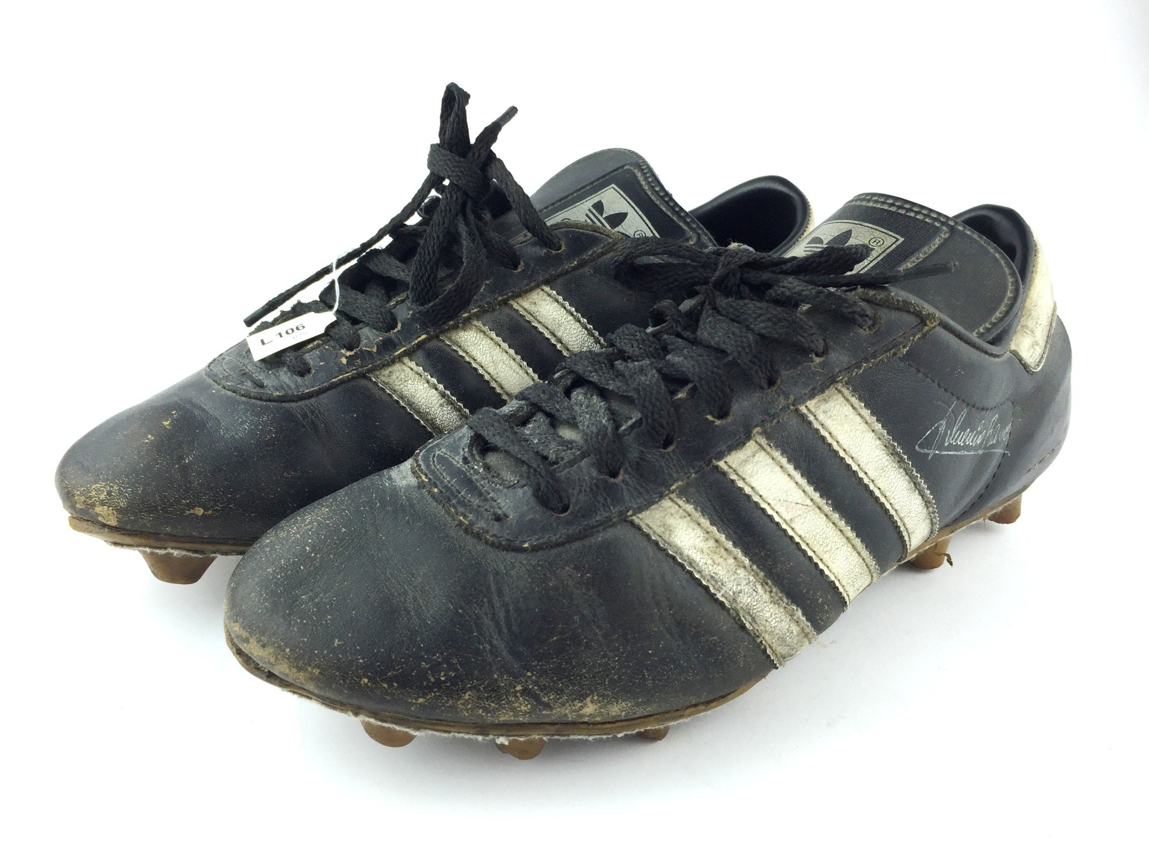 Botines firmados por Venancio Ramos
