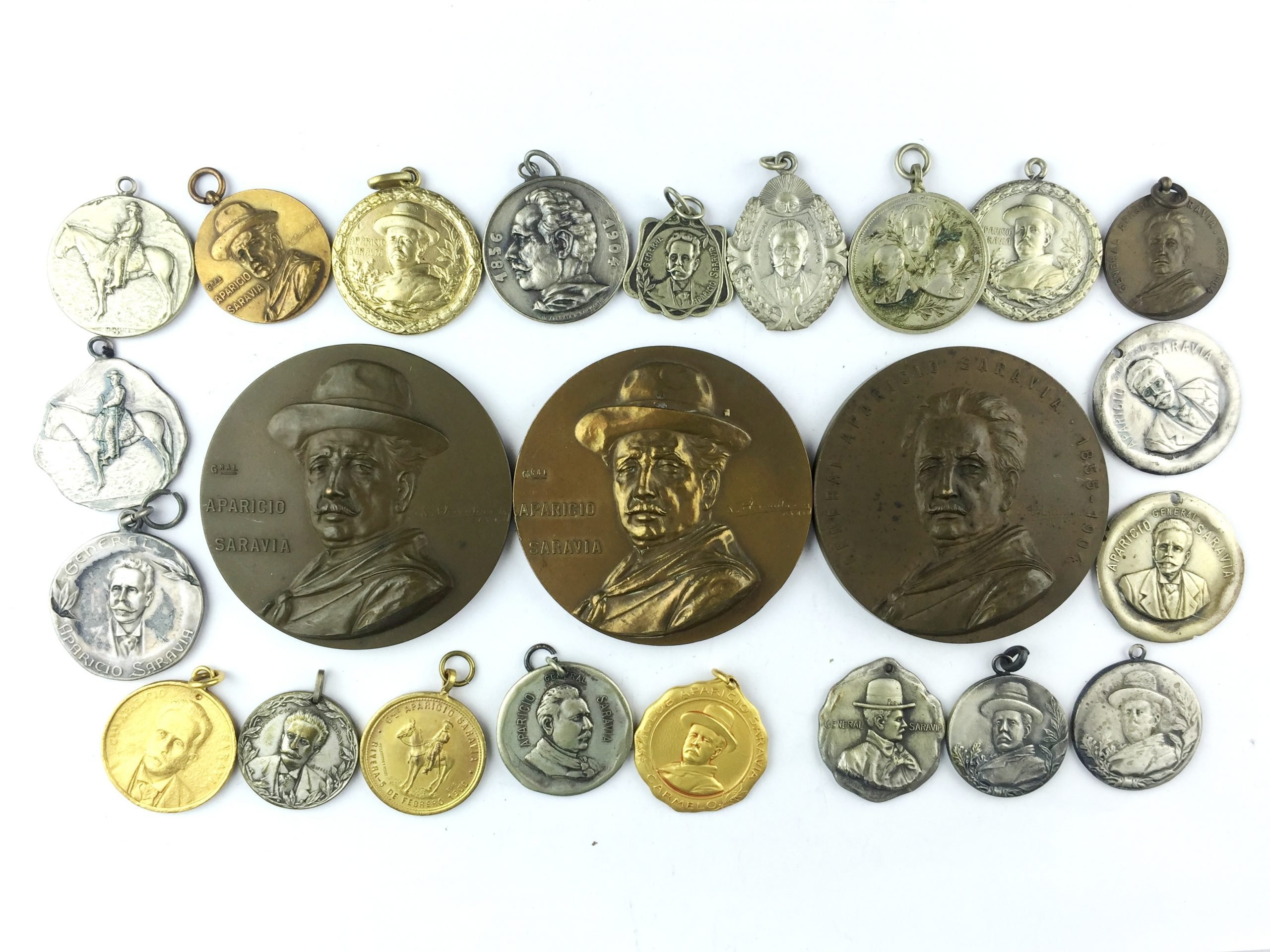 25 medallas