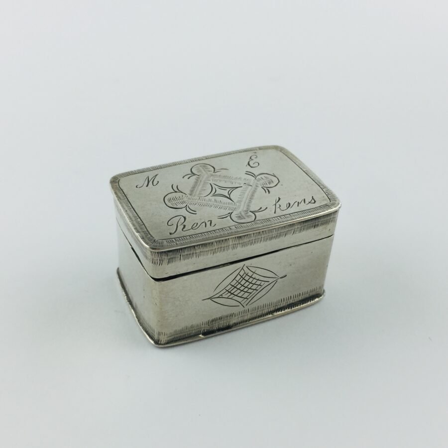 Pastillero en plata