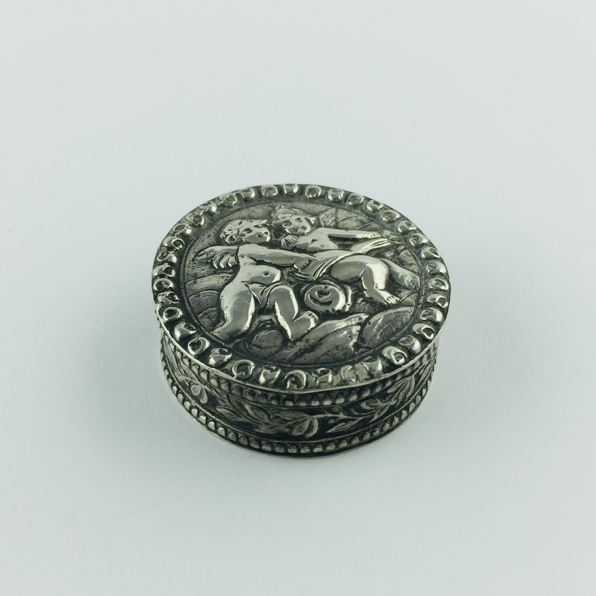 Pastillero en plata