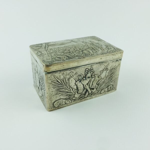 Caja de sobremesa en plata