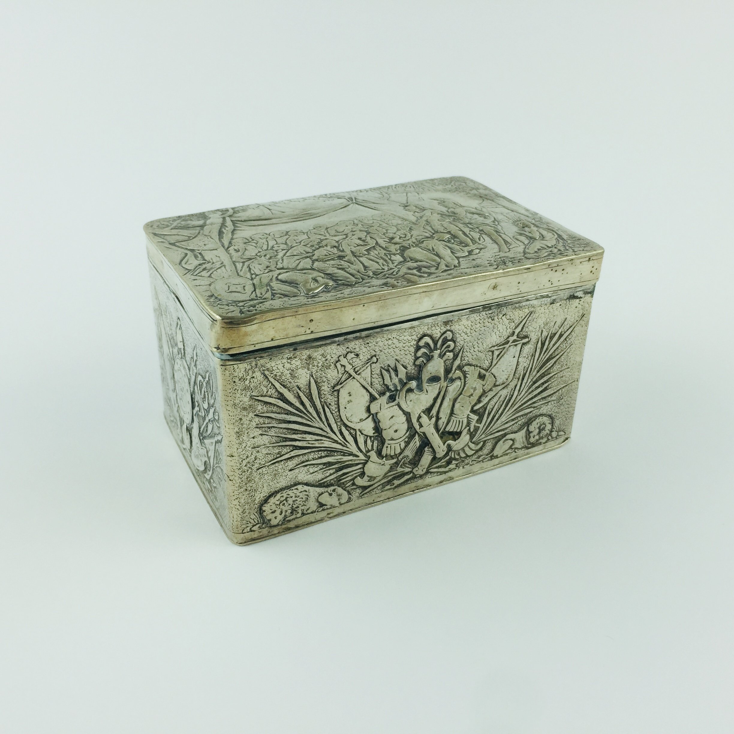 Caja de sobremesa en plata