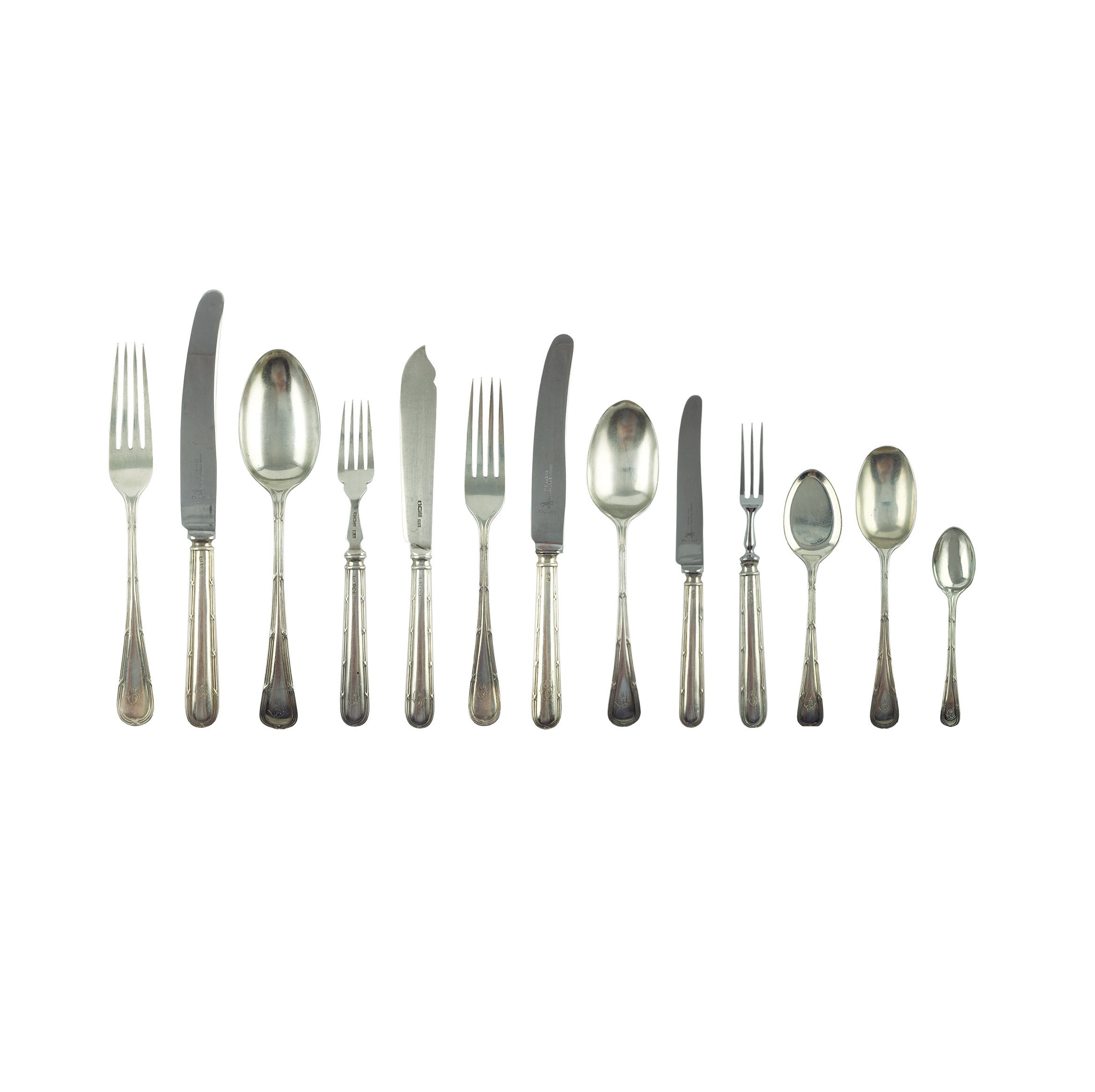 Juego de cubiertos en plata