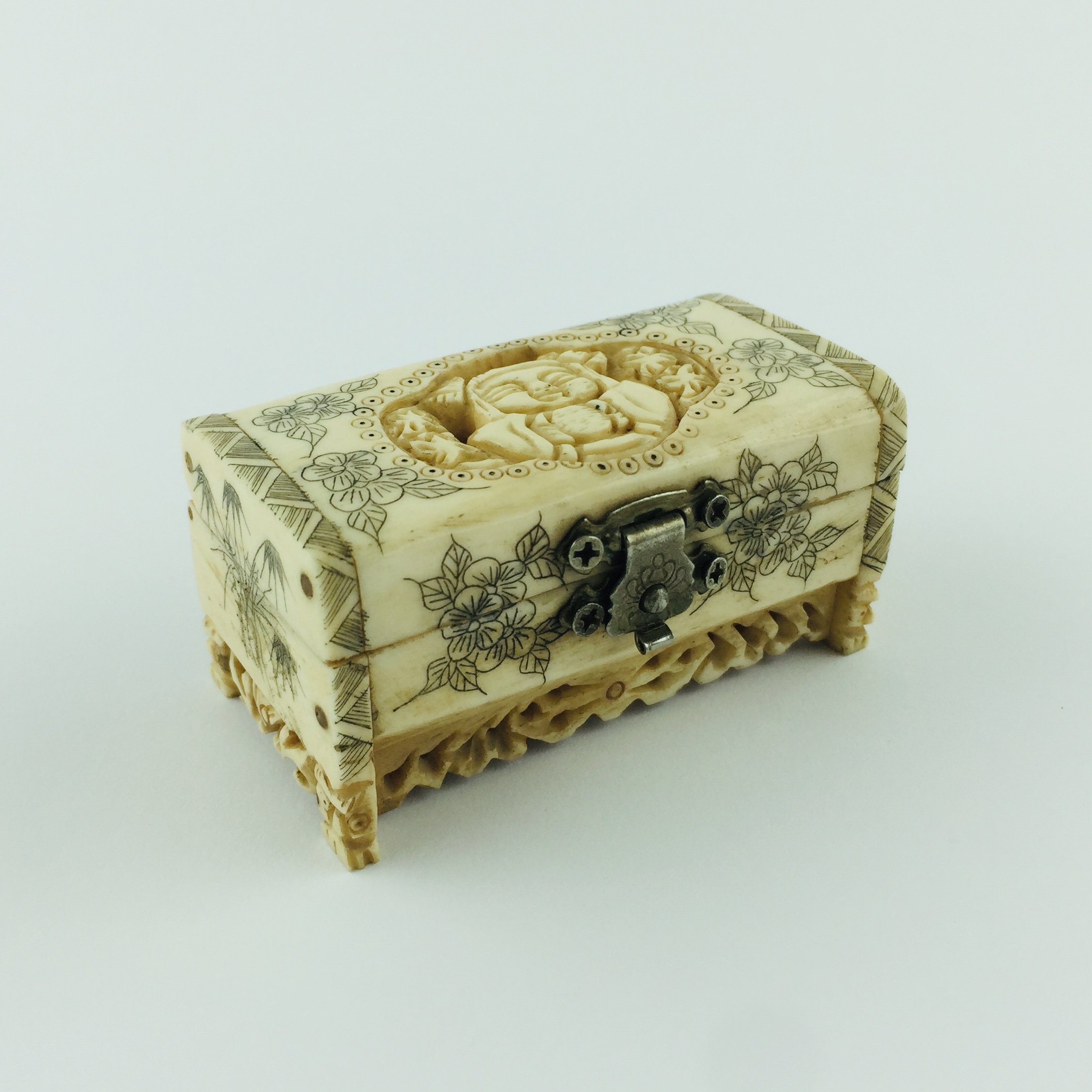 Caja china