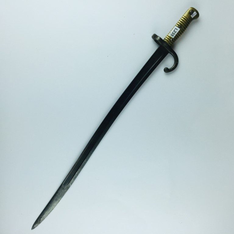 Bayoneta tipo yatagán