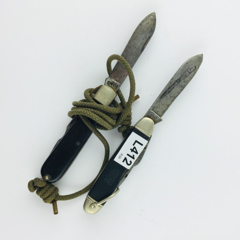 Dos antiguas navajas estadounidenses