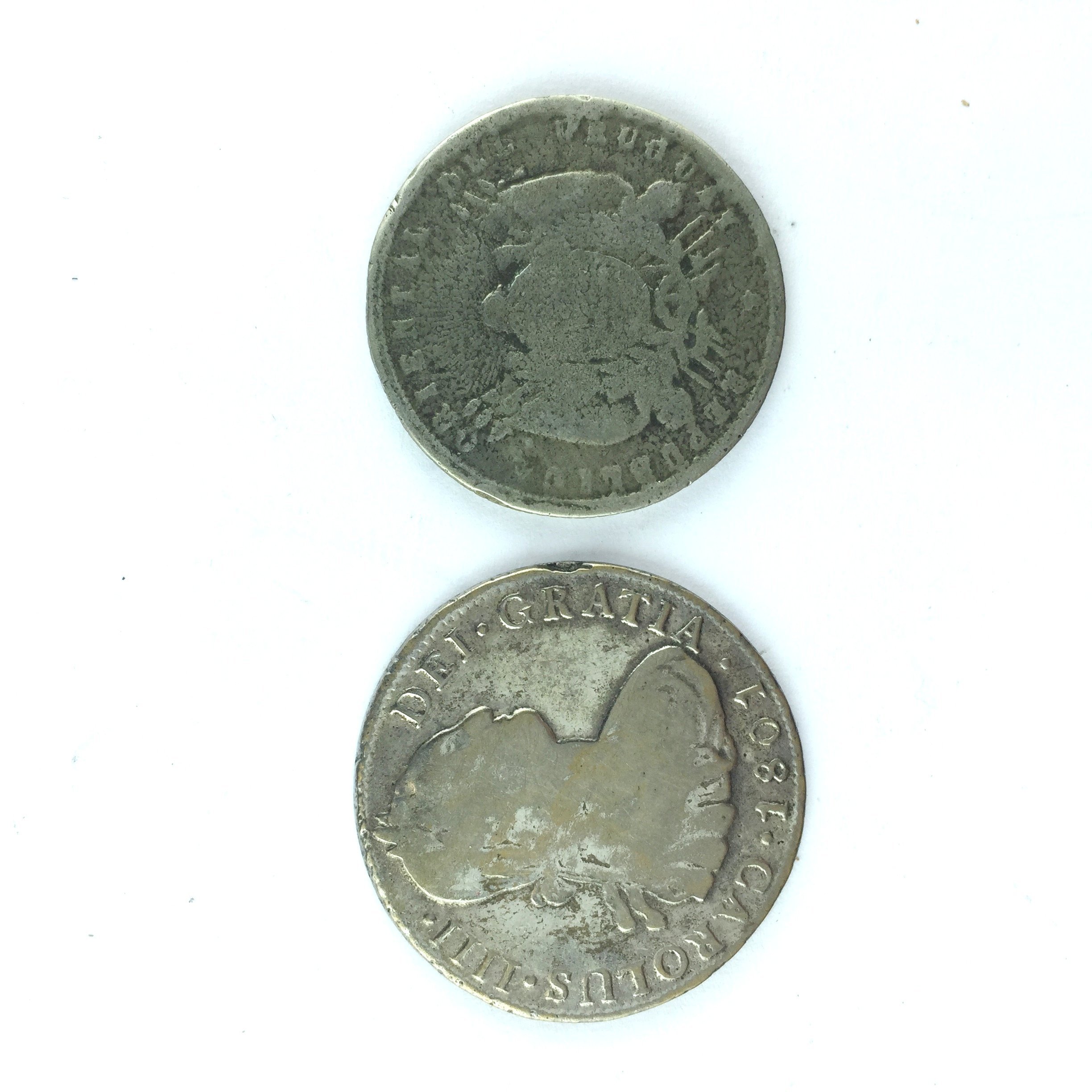 2 monedas falsas