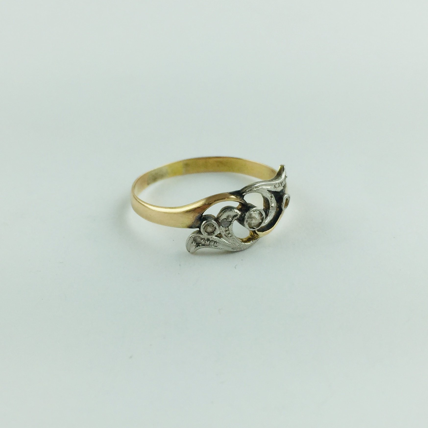 Anillo art nouveau oro y diamantes