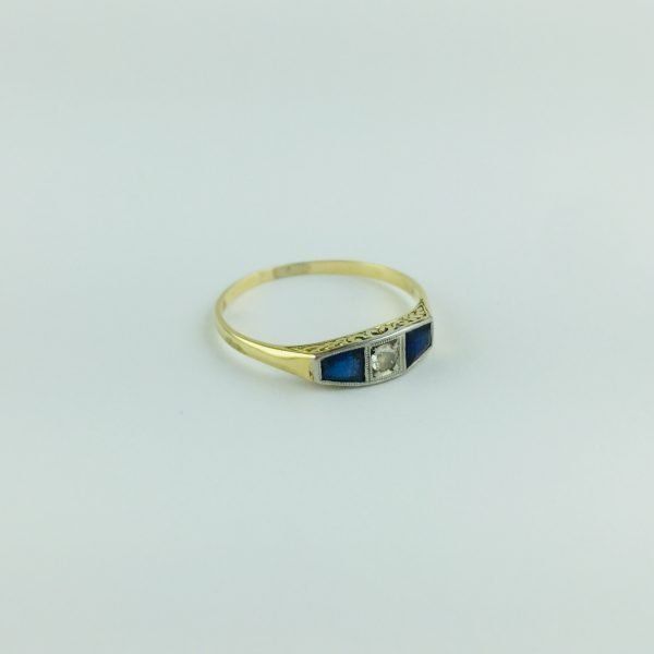 Anillo art decó oro 18 K, brillante y zafiros