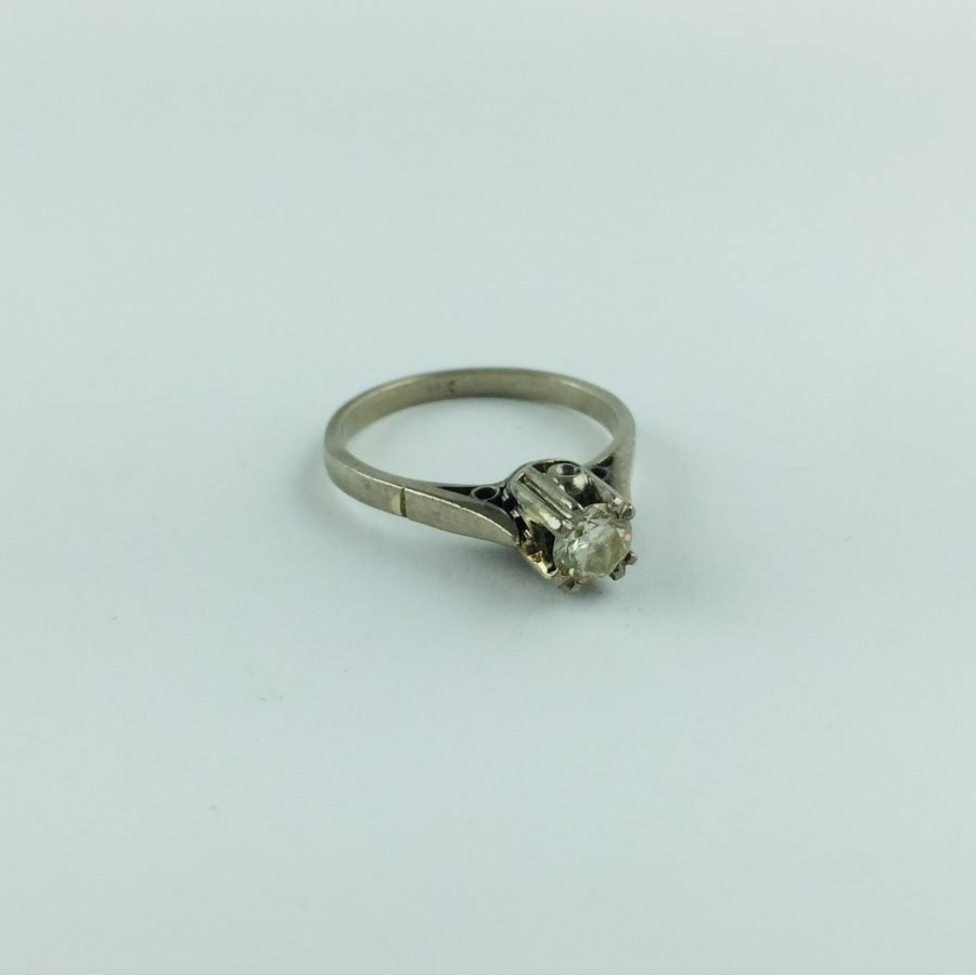 Anillo solitario oro 18 K y brillante