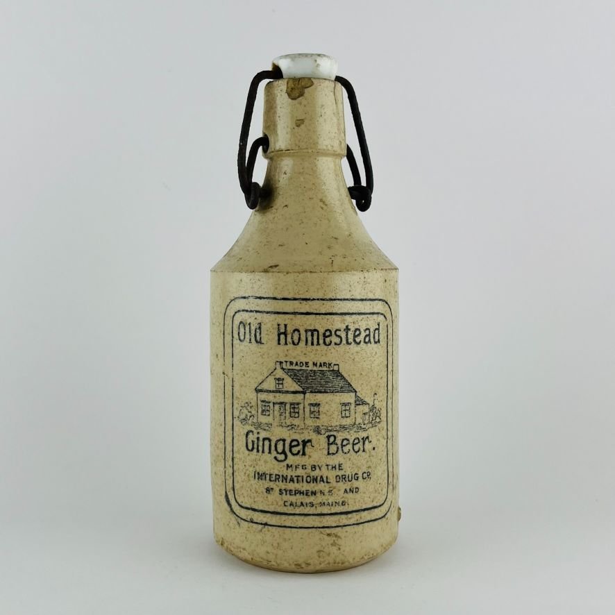 Dos botellas USA en gres