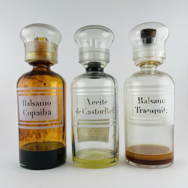 Seis frascos de farmacia