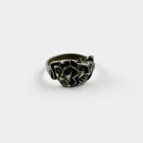 Anillo en metal plateado