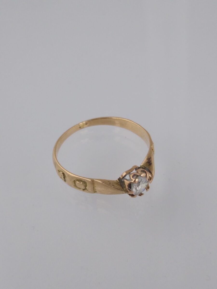 Anillo oro 18 K y brillante