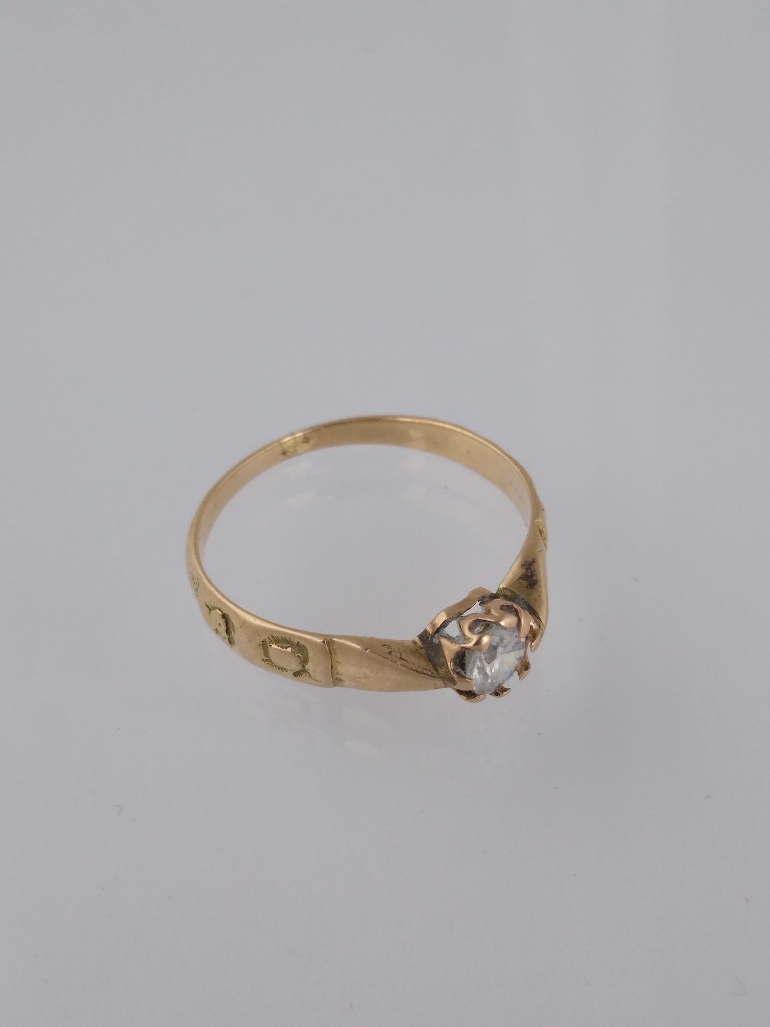 Anillo oro 18 K y brillante