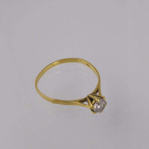 Anillo oro 18 K y zirconia