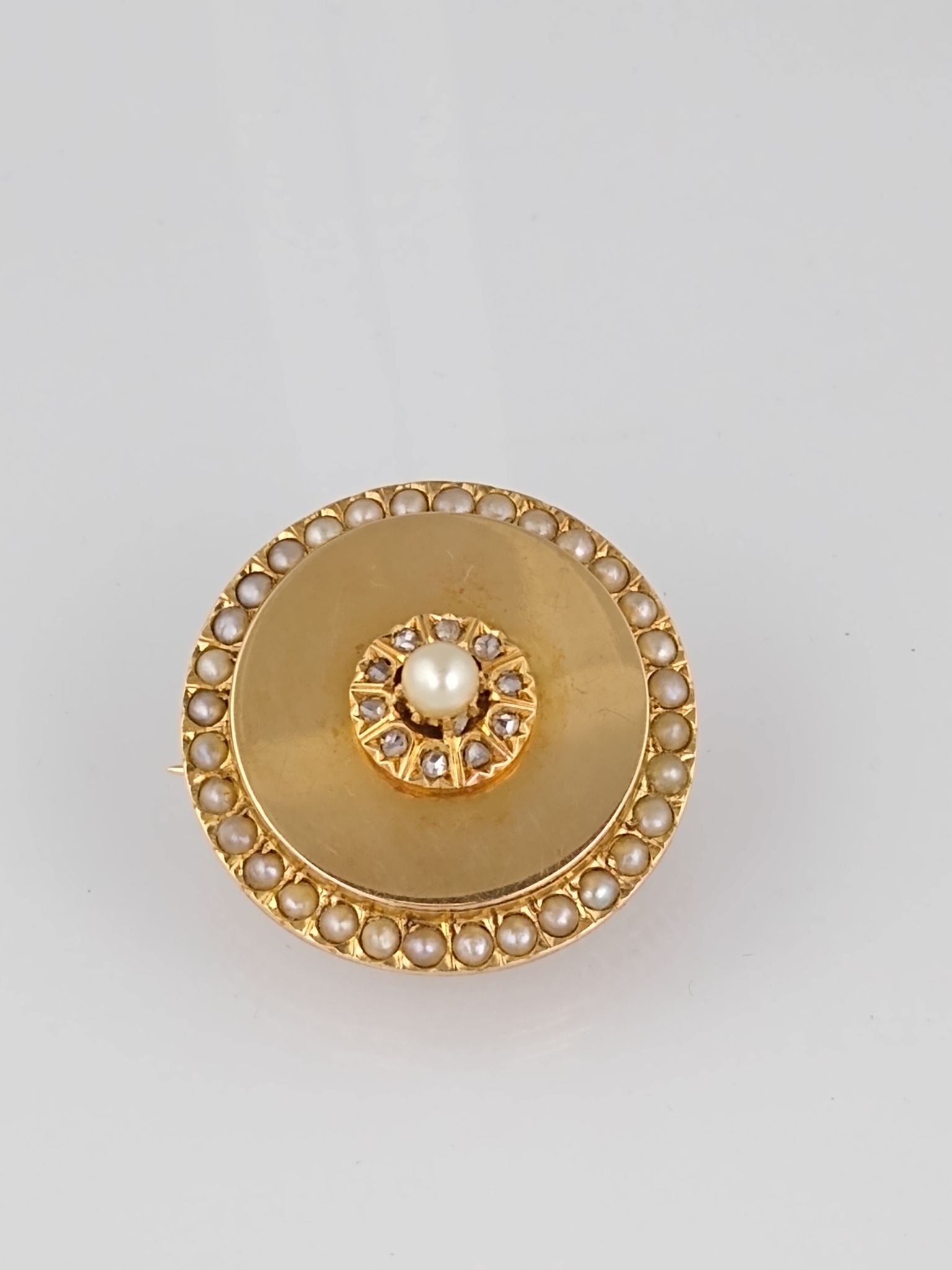 Prendedor oro, perlas y diamantes