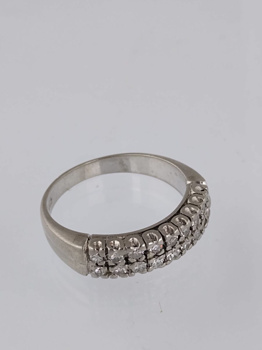 Anillo oro 18 K y brillantes