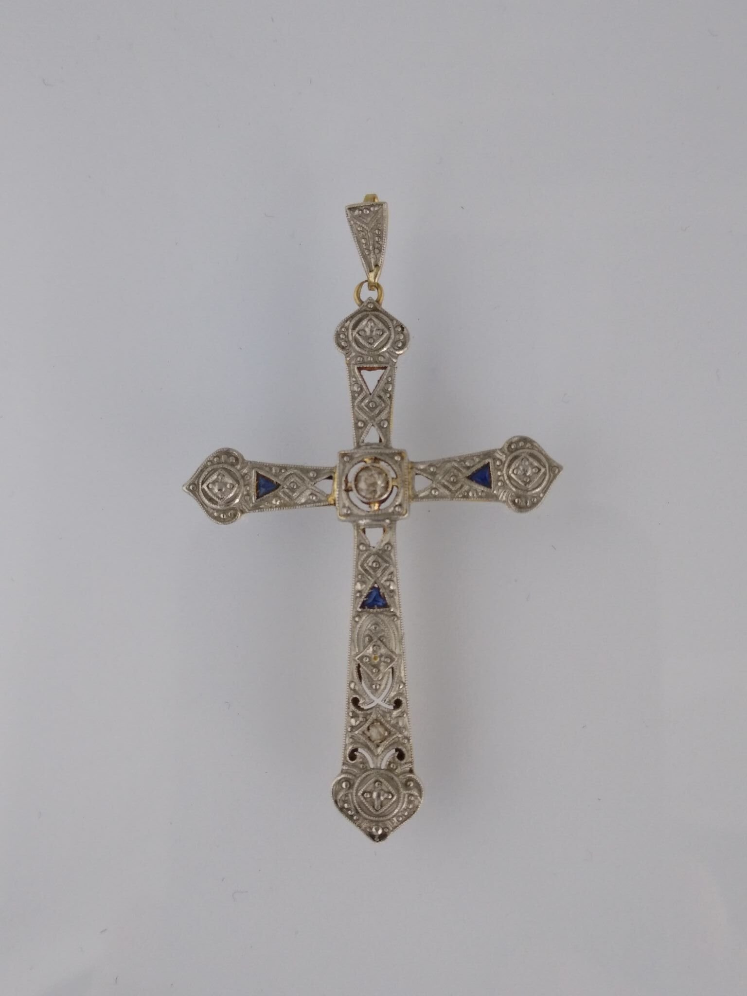 Cruz oro 18 K, brillante, diamante y zafiros