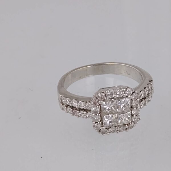 Anillo oro 18 K, diamantes y brillantes