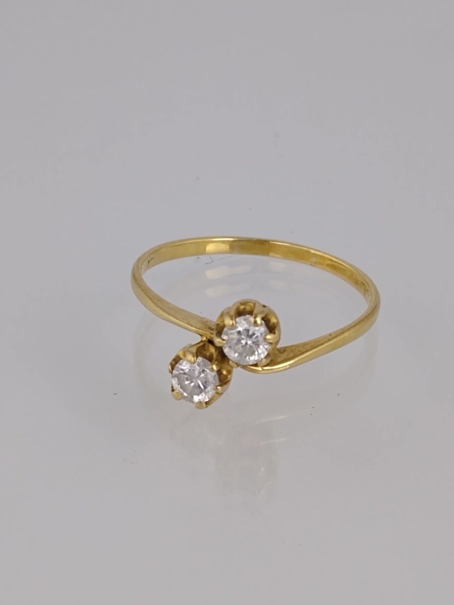 Anillo oro 18 K y brillantes