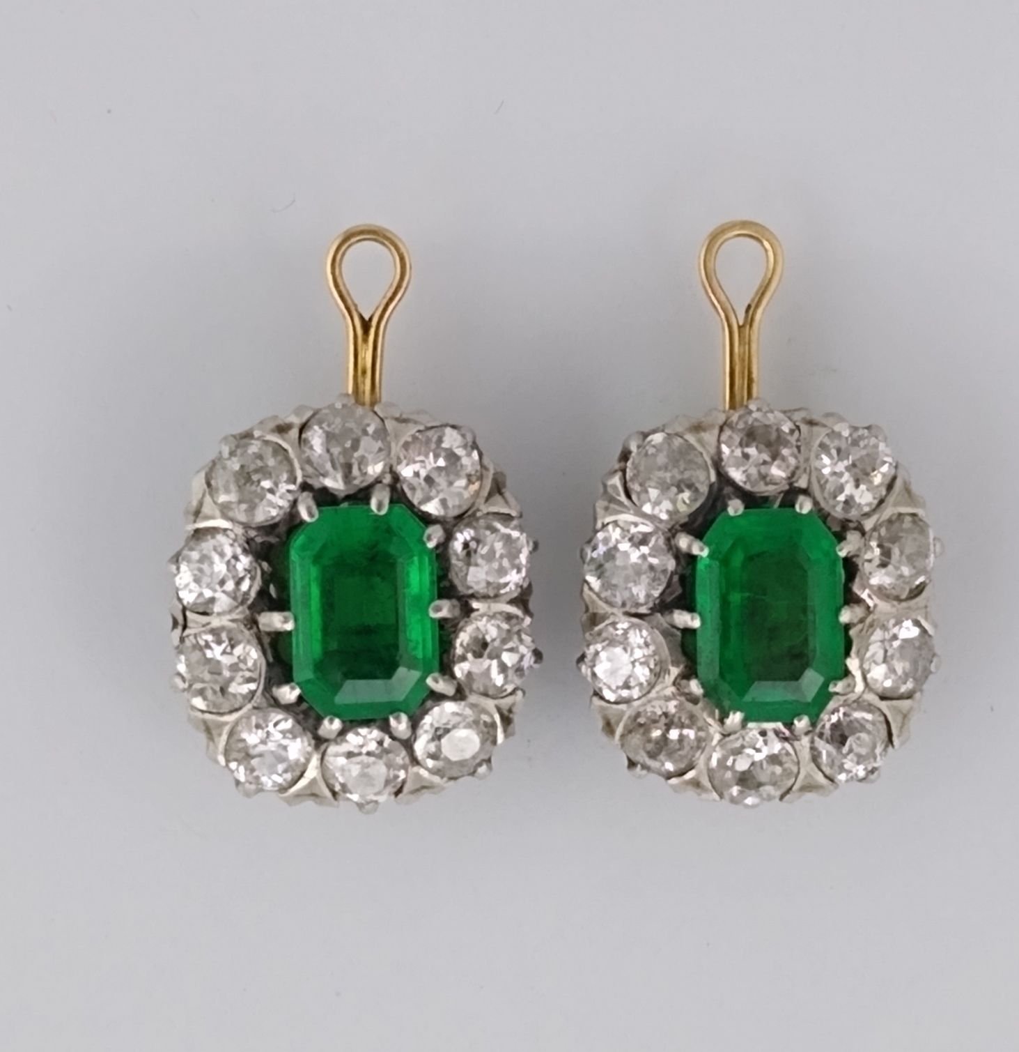Colgantes oro 18 K, esmeralda y brillante