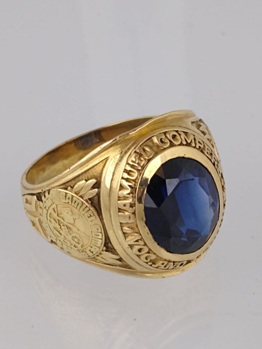 Anillo oro 18 K y zafiro