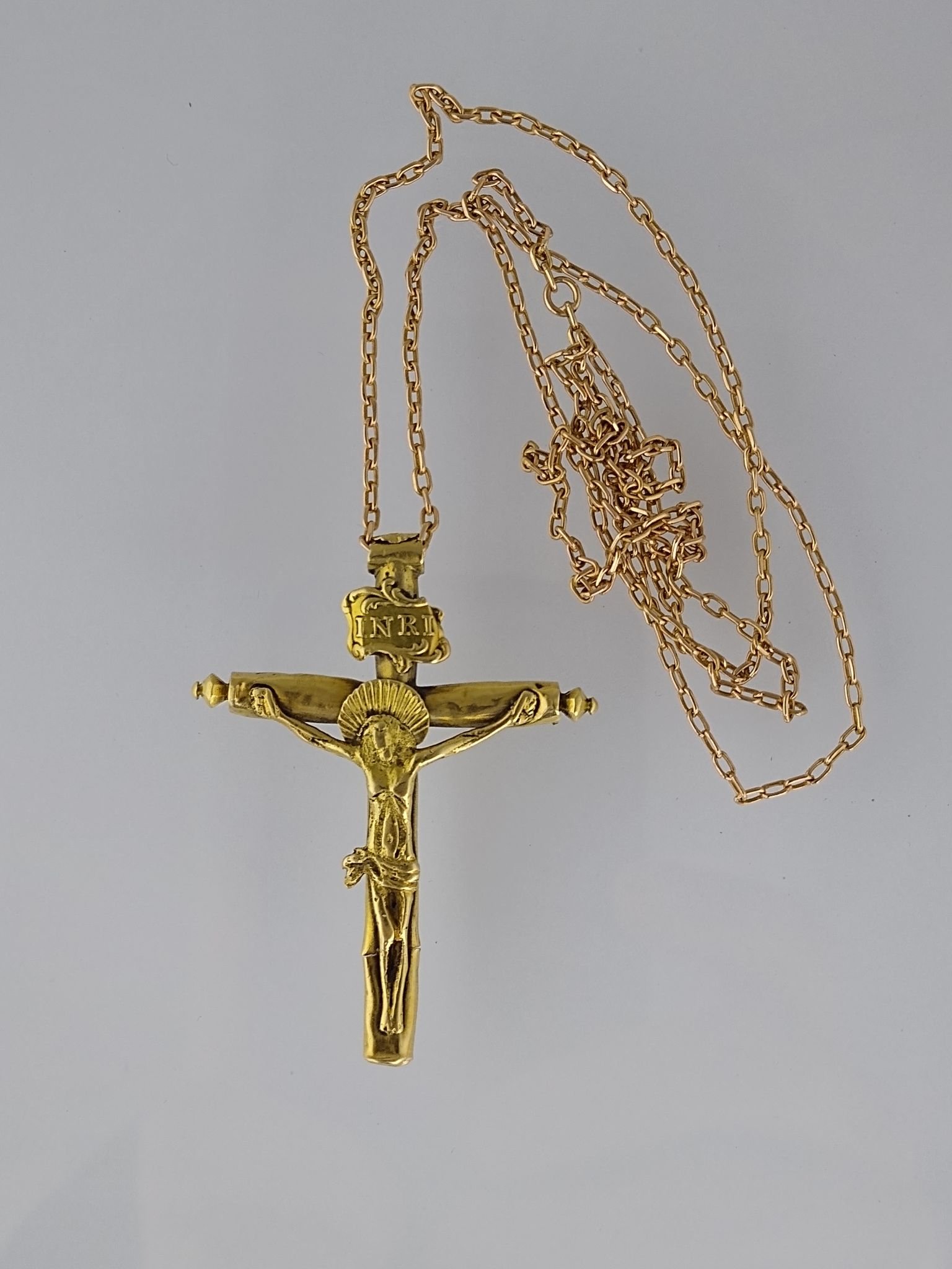 Crucifijo oro 18 K