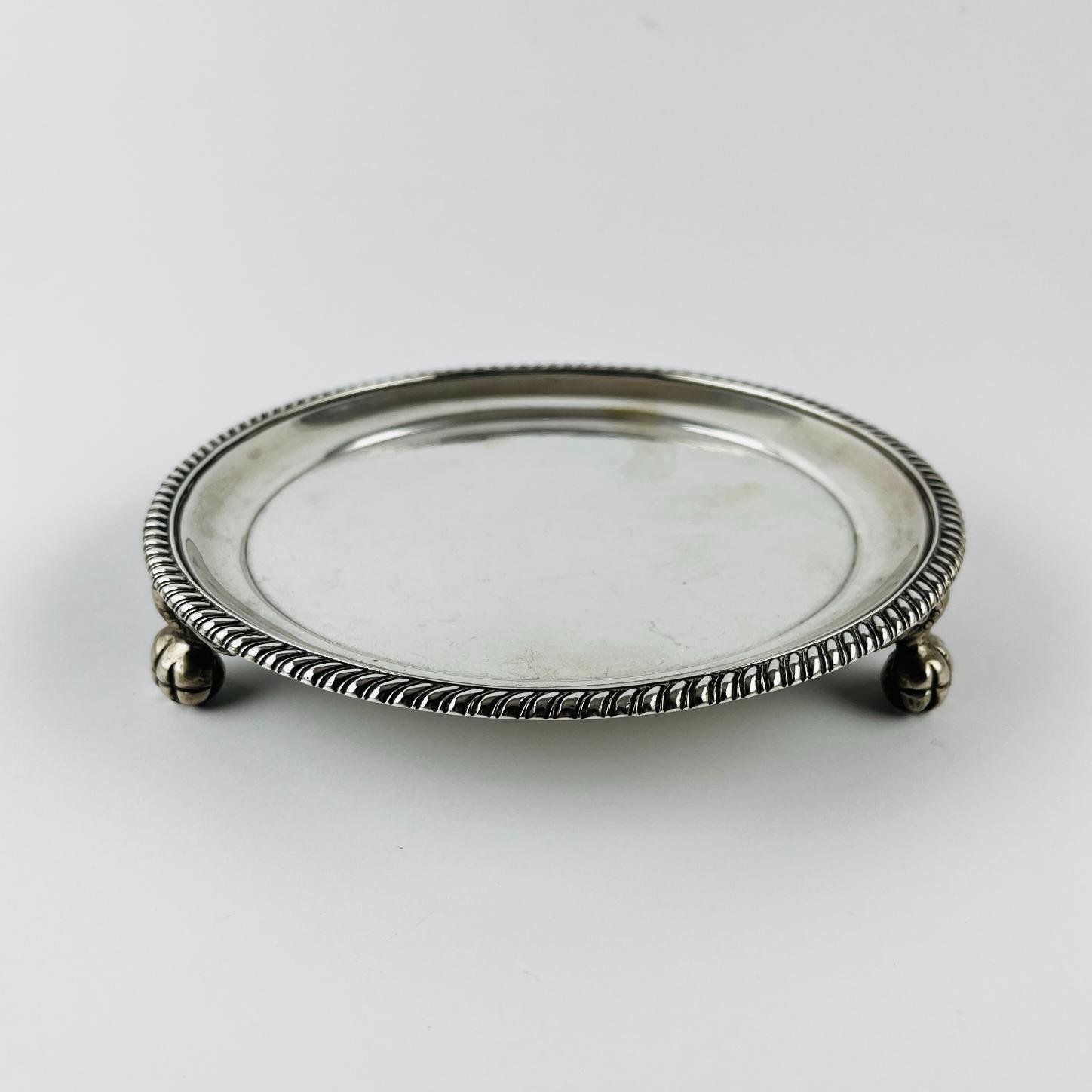 Salvilla en plata