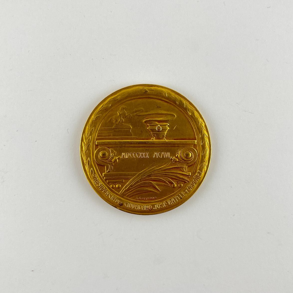 Medalla en oro 18 K José Batlle y Ordóñez - Imagen 2