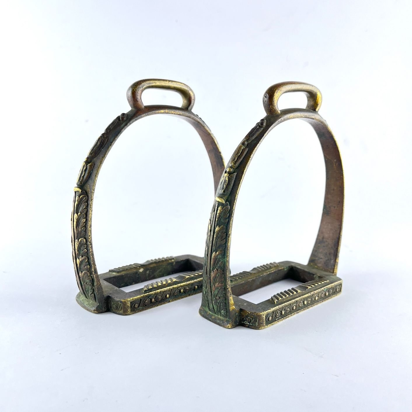 Estribos em bronce