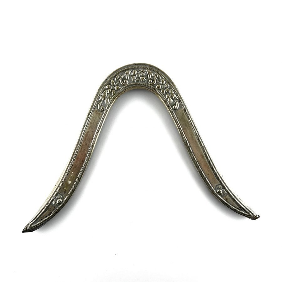 Cabezada en metal