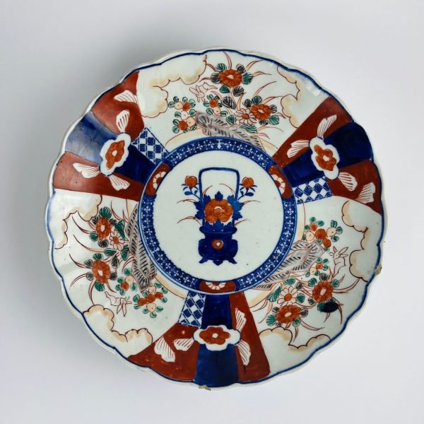 Plato japonés en porcelana Imari