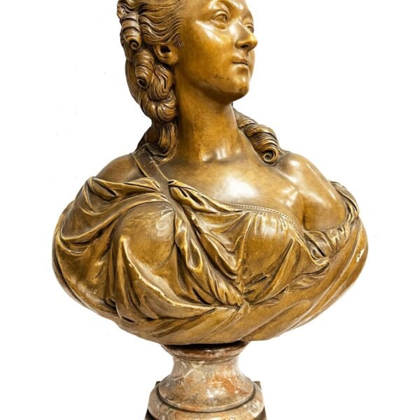 Busto en terracota. "Madame Du Barry"