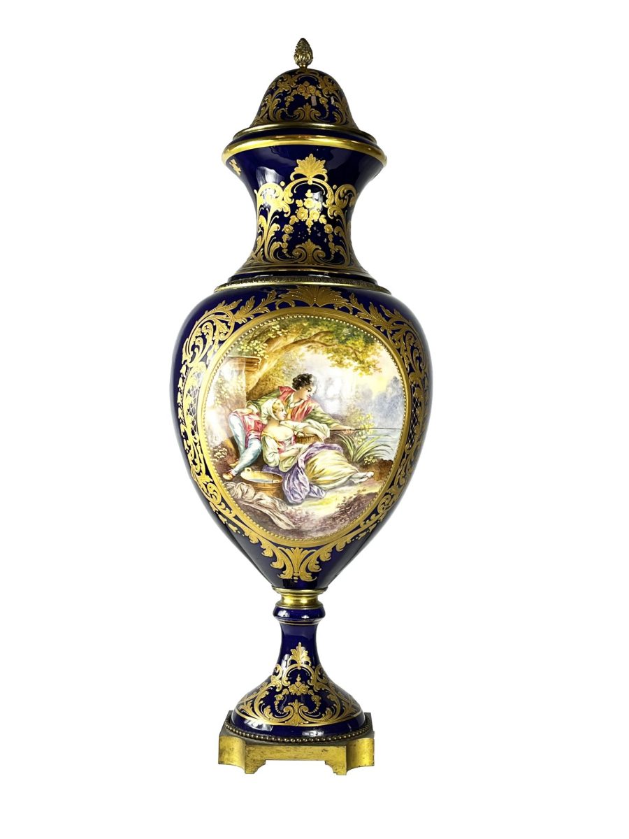 Potiche francés en porcelana estilo Sèvres
