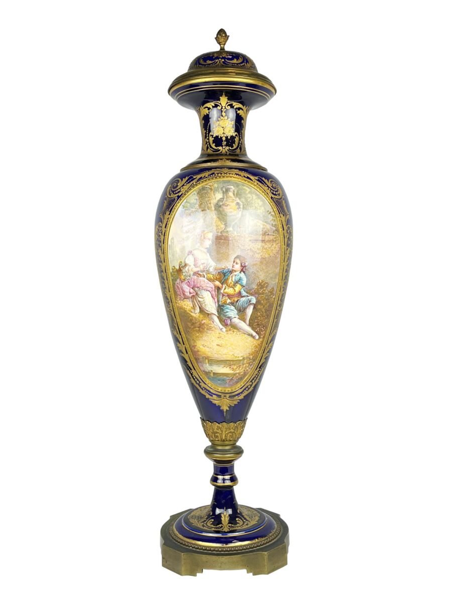 Potiche francés en porcelana estilo Sèvres