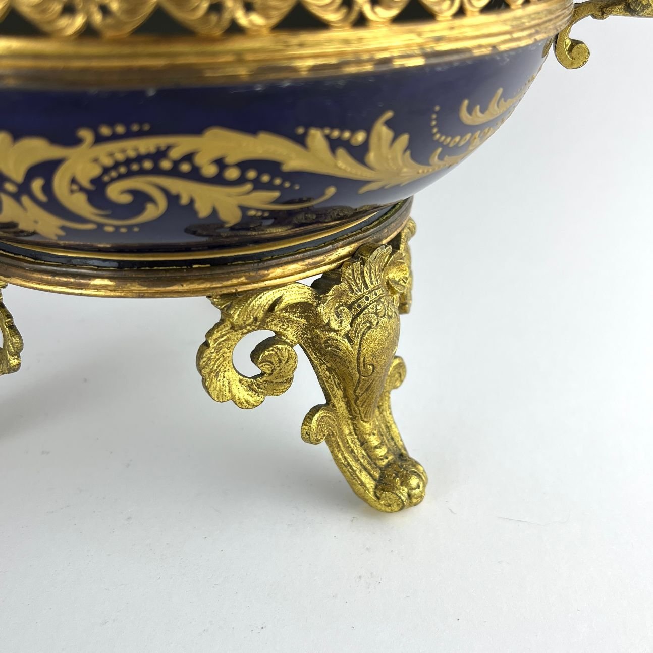 Bombonera francesa en porcelana estilo Sèvres - Imagen 7