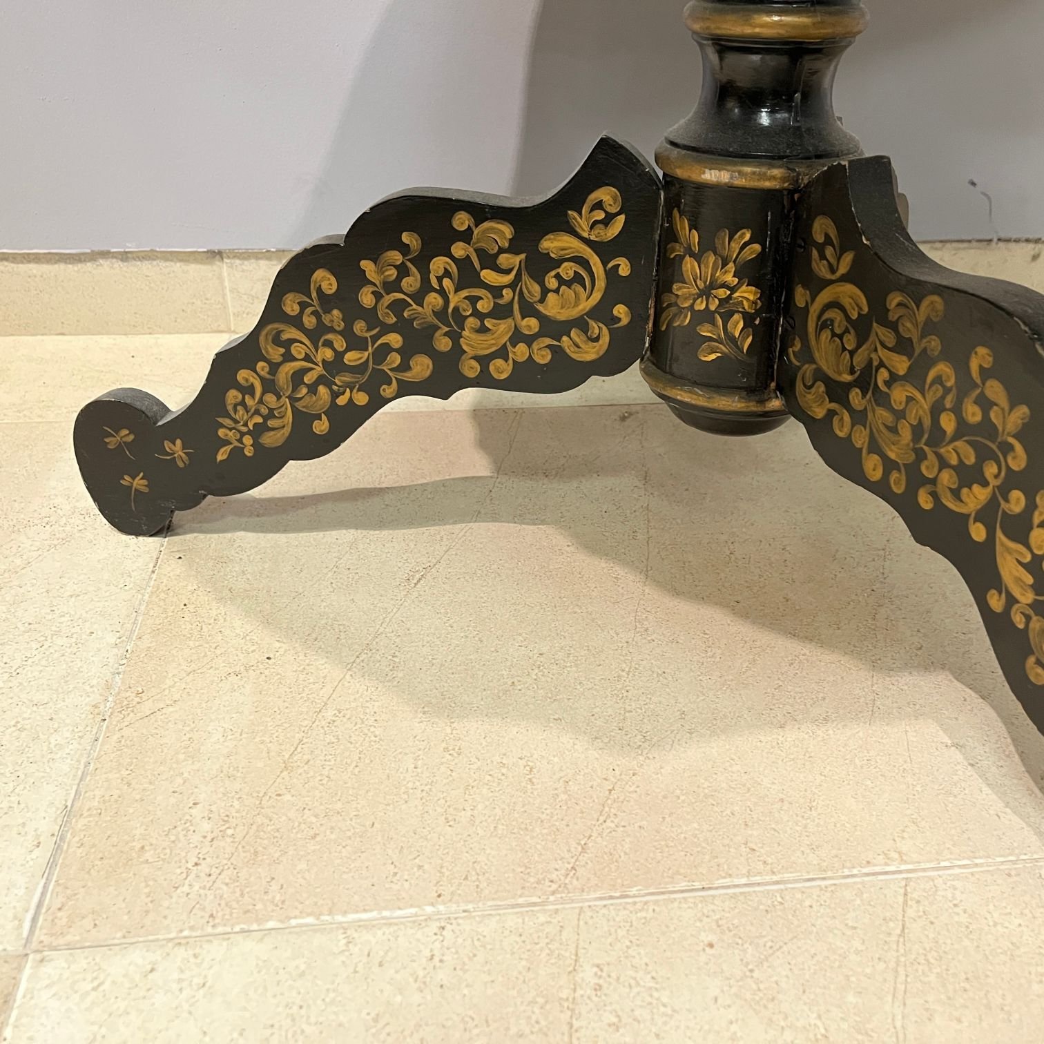 Mesa auxiliar isabelina - Imagen 3