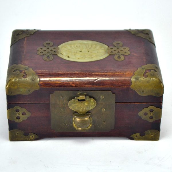 Caja china en madera y jade