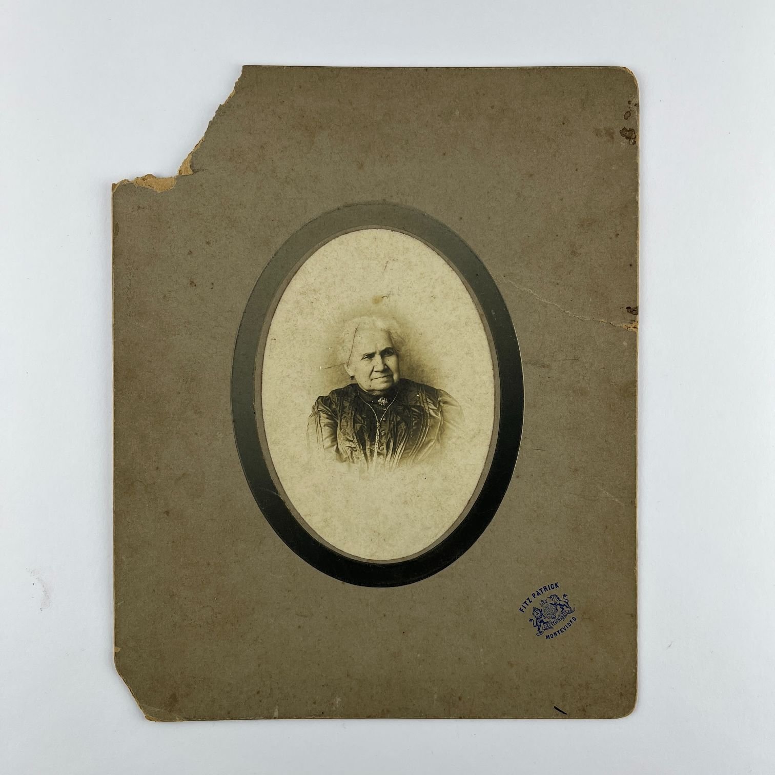 Fotografía gabinete. "Ana Lavalleja Monterroso de Landívar"