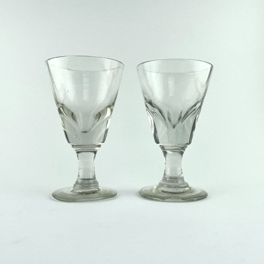 Dos copas de pulpería