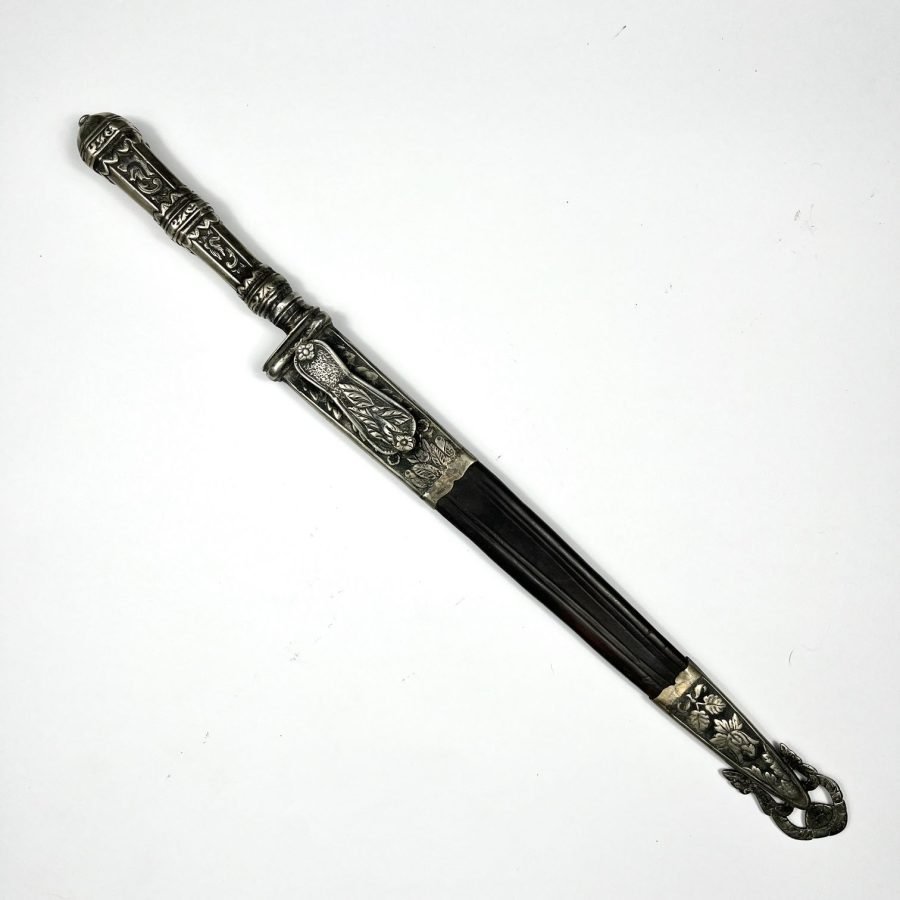Cuchillo criollo en metal