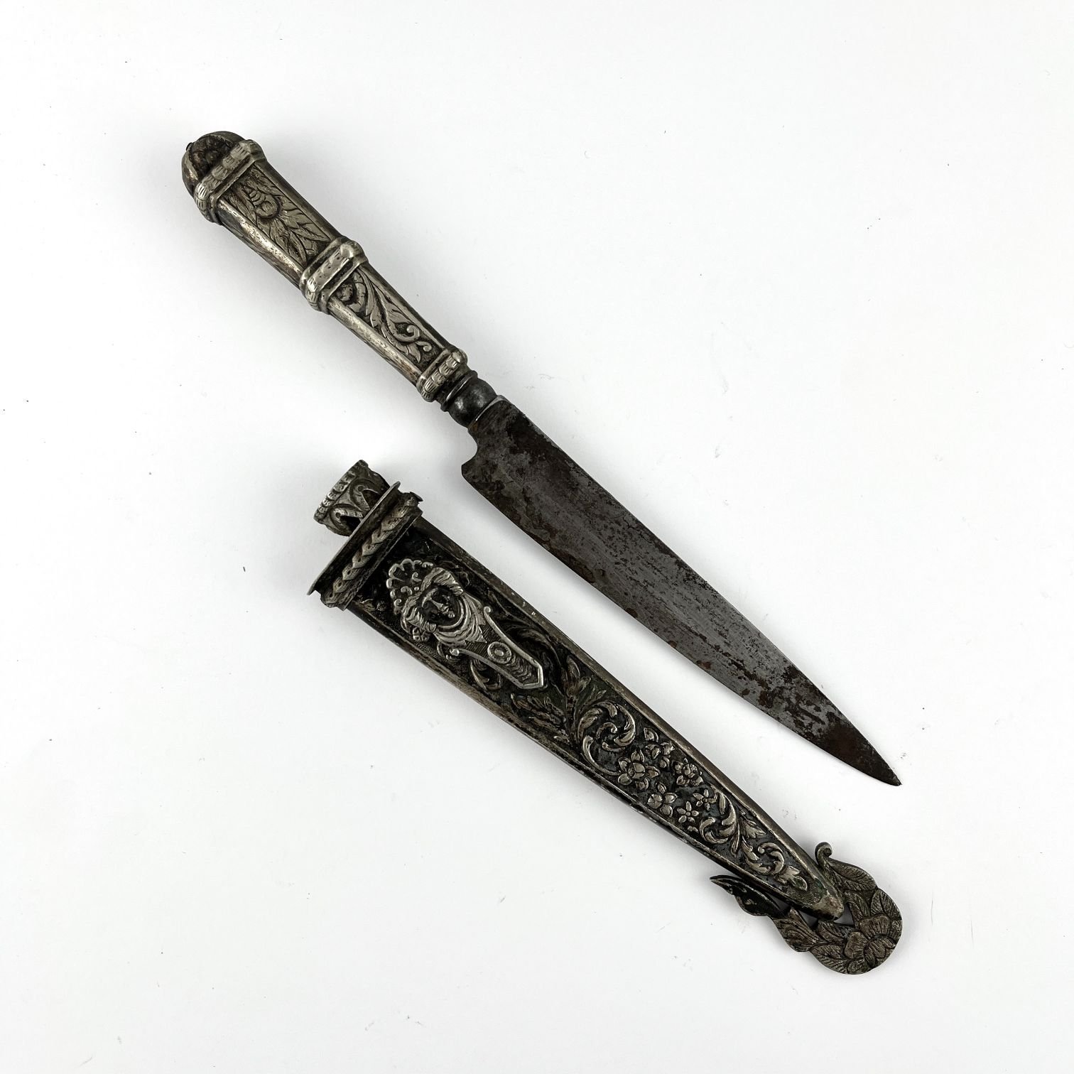 Cuchillo criollo "El Criollo" en metal