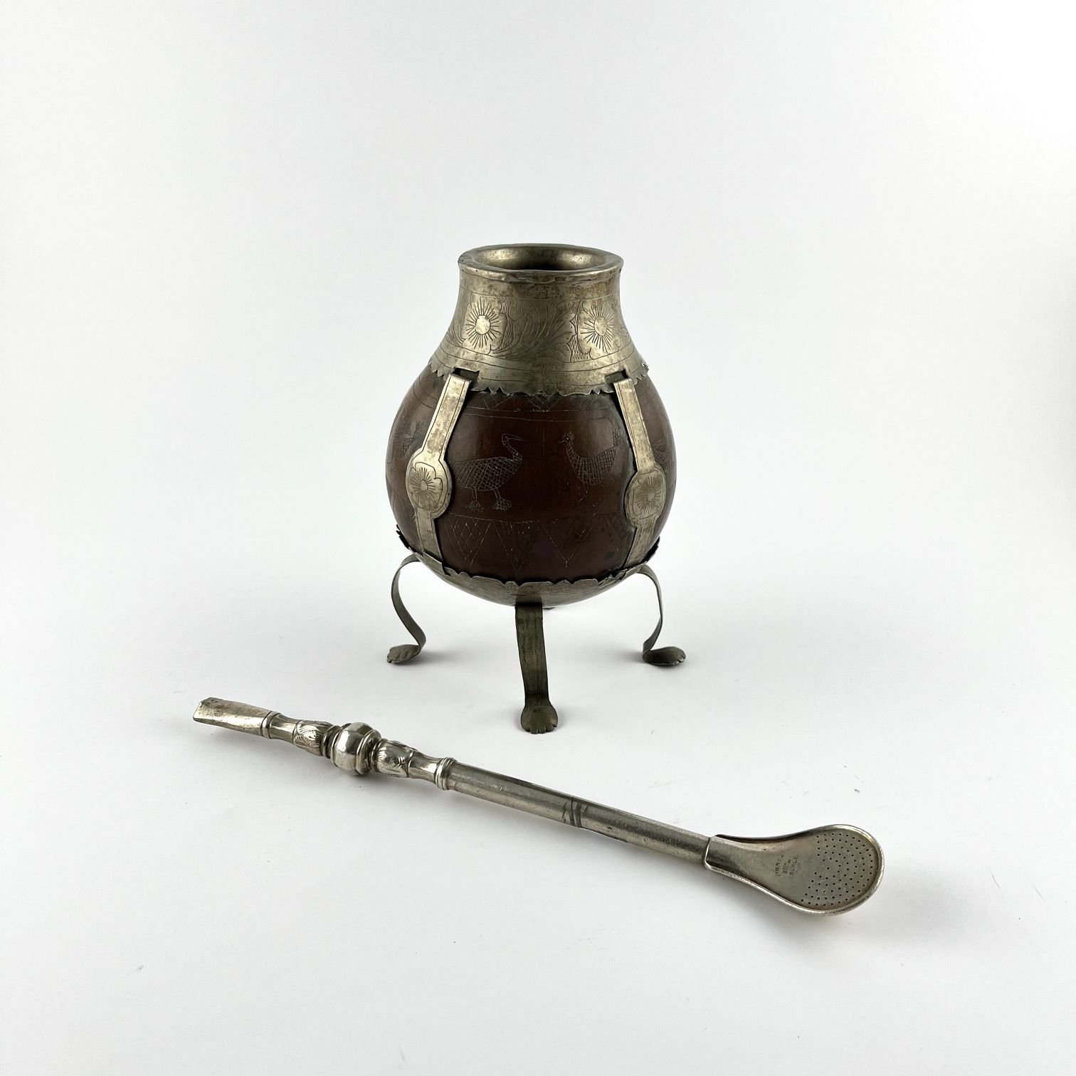 Mate en calabaza y plata