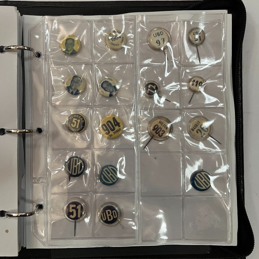 Colección de medallas, pines, fotografías y postales relativas al Partido Nacional - Imagen 5