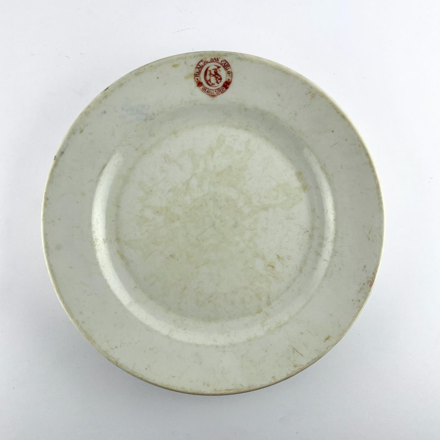 Fuente redonda y cuatro platos en porcelana Real de San Carlos - Imagen 2