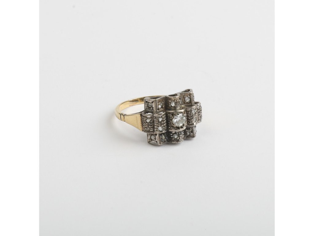 Anillo art decó oro 18 K, brillante y diamantes