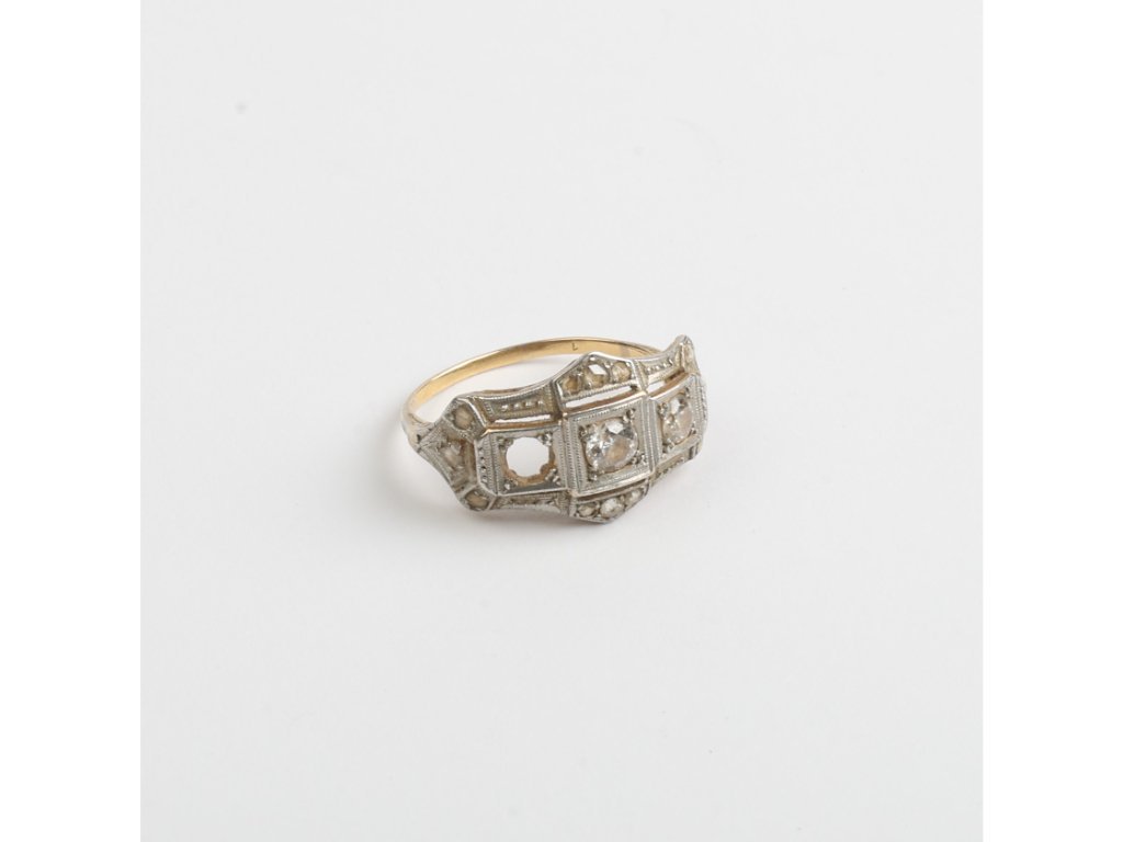 Anillo art decó oro 18 K, brillantes y diamantes