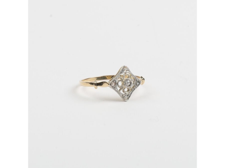 Anillo art decó oro 18 K, brillante y diamantes
