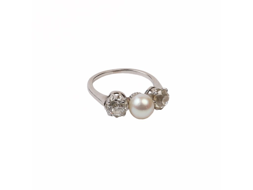 Anillo oro 18 K, perla y brillantes